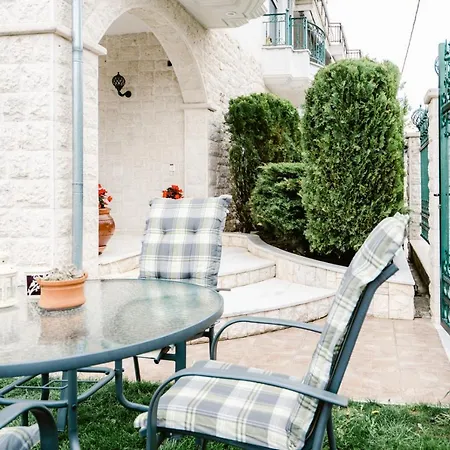 Panorama Luxury With Garden. شقة فيريا