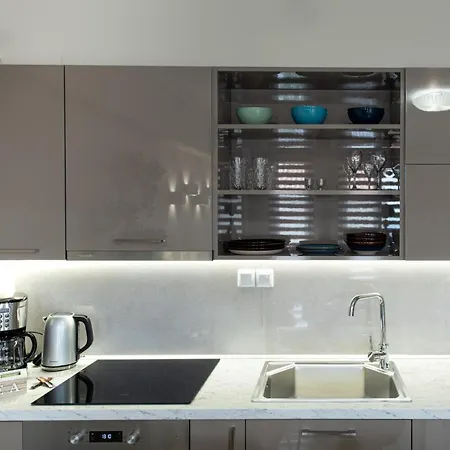Panorama Luxury With Garden. شقة فيريا