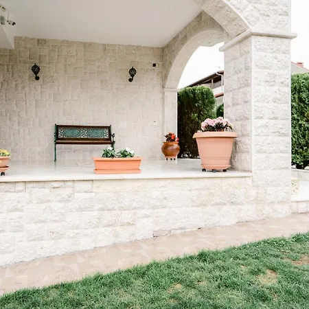 Panorama Luxury With Garden. شقة *